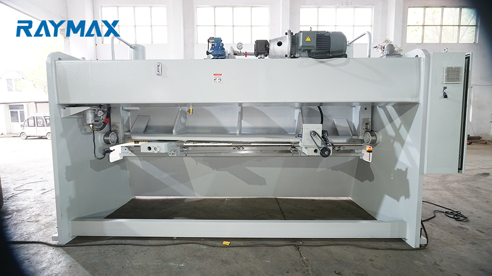 CNC plieno lakštinio metalo plokštės giljotininė hidraulinė pjovimo kirpimo mašina Kaina